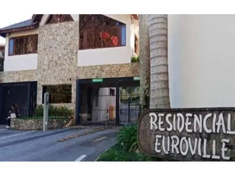 Casa em Residencial Euroville, Carapicuíba/SP