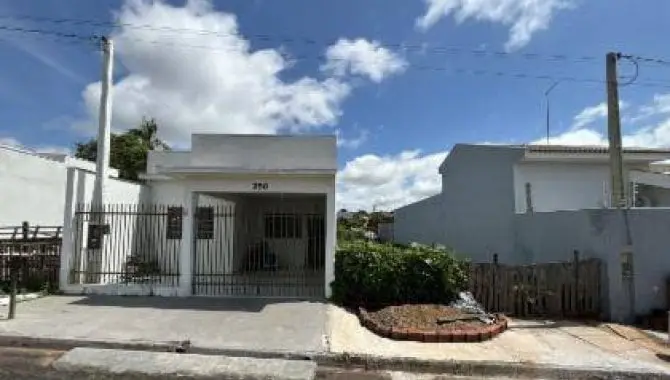 Casa em Centro, Junqueirópolis/SP — foto 1 de 3